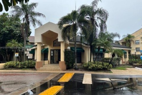 Copropriété à louer à Sunrise, Floride: 2 chambres, 95.13 m2 № 2404181 - photo 15