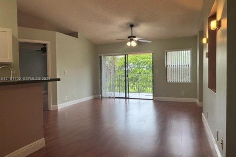 Copropriété à louer à Sunrise, Floride: 2 chambres, 95.13 m2 № 2404181 - photo 3