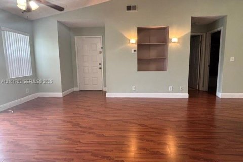 Copropriété à louer à Sunrise, Floride: 2 chambres, 95.13 m2 № 2404181 - photo 2