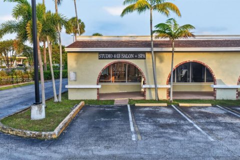 Commercial property in Palmetto Bay, Florida № 2089932 - photo 21