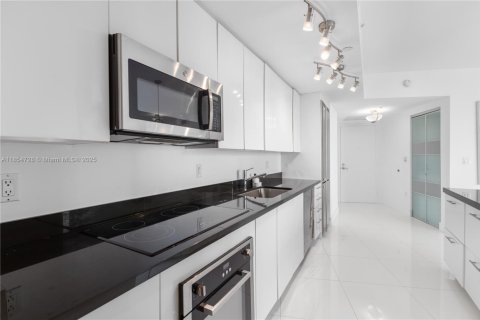 Copropriété à louer à Miami, Floride: 2 chambres, 86.4 m2 № 1875021 - photo 9
