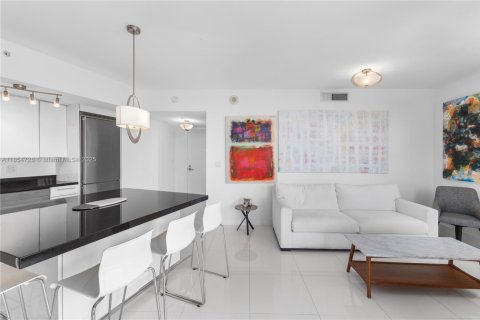 Copropriété à louer à Miami, Floride: 2 chambres, 86.4 m2 № 1875021 - photo 5
