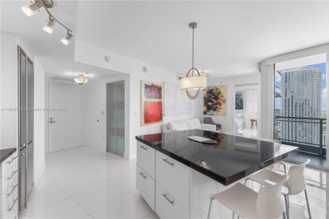 Copropriété à louer à Miami, Floride: 2 chambres, 86.4 m2 № 1875021 - photo 4