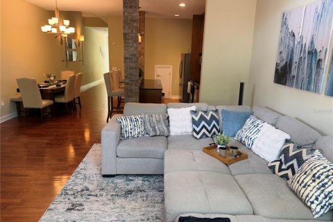 Townhouse in Orlando, Florida 2 bedrooms, 199.74 sq.m. № 2199546 - photo 8