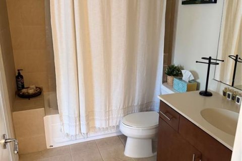 Townhouse in Orlando, Florida 2 bedrooms, 199.74 sq.m. № 2199546 - photo 21