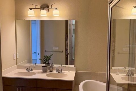 Townhouse in Orlando, Florida 2 bedrooms, 199.74 sq.m. № 2199546 - photo 17