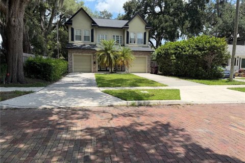 Townhouse in Orlando, Florida 2 bedrooms, 199.74 sq.m. № 2199546 - photo 2