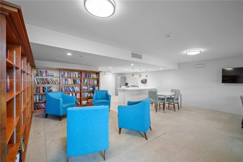 Купить кондоминиум в Форт-Лодердейл, Флорида 1 спальня, 105.72м2, № 1942329 - фото 17