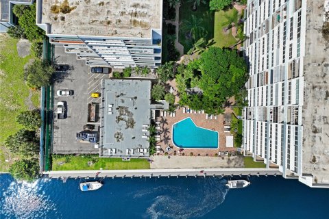 Купить кондоминиум в Форт-Лодердейл, Флорида 1 спальня, 105.72м2, № 1942329 - фото 25