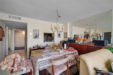 Купить кондоминиум в Форт-Лодердейл, Флорида 1 спальня, 105.72м2, № 1942329 - фото 10