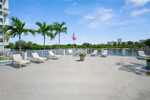 Купить кондоминиум в Форт-Лодердейл, Флорида 1 спальня, 105.72м2, № 1942329 - фото 22