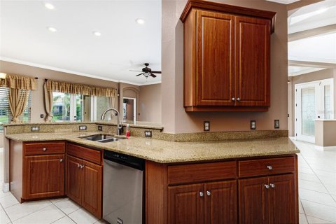 House in Lakeland, Florida 3 bedrooms, 196.21 sq.m. № 1909516 - photo 16
