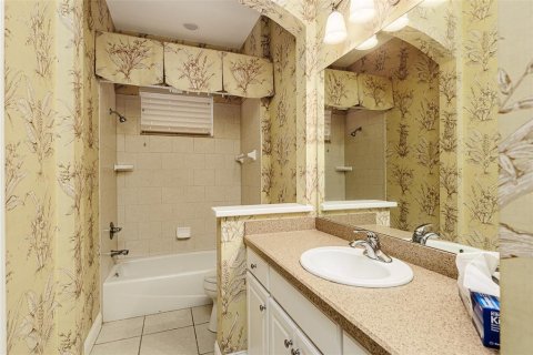 House in Lakeland, Florida 3 bedrooms, 196.21 sq.m. № 1909516 - photo 25