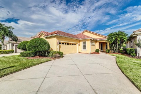 House in Lakeland, Florida 3 bedrooms, 196.21 sq.m. № 1909516 - photo 2