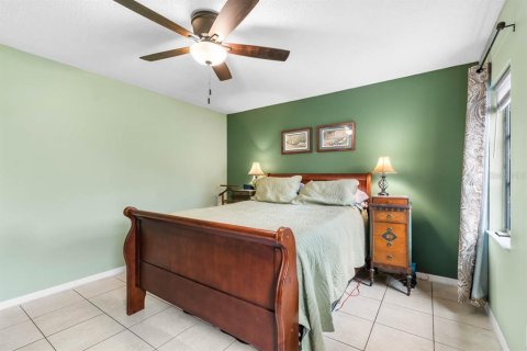 House in Sun City Center, Florida 2 bedrooms, 162.58 sq.m. № 2204126 - photo 20