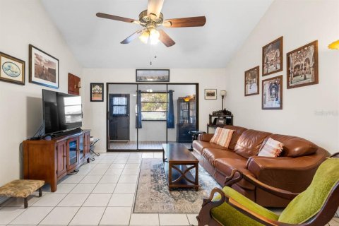 House in Sun City Center, Florida 2 bedrooms, 162.58 sq.m. № 2204126 - photo 9