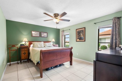 House in Sun City Center, Florida 2 bedrooms, 162.58 sq.m. № 2204126 - photo 19