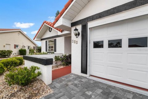 House in Sun City Center, Florida 2 bedrooms, 162.58 sq.m. № 2204126 - photo 5