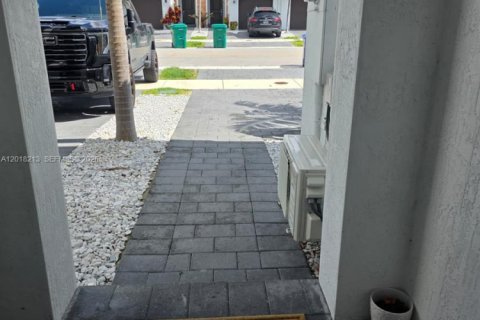 Adosado en venta en Homestead, Florida, 3 dormitorios, 142.14 m2 № 2256534 - foto 5