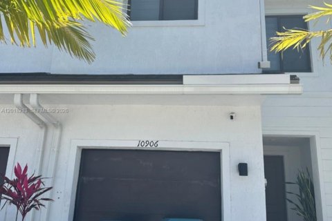 Adosado en venta en Homestead, Florida, 3 dormitorios, 142.14 m2 № 2256534 - foto 3