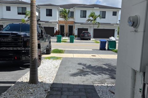 Adosado en venta en Homestead, Florida, 3 dormitorios, 142.14 m2 № 2256534 - foto 4