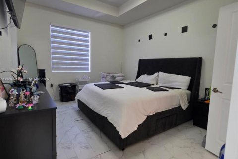 Adosado en venta en Homestead, Florida, 3 dormitorios, 142.14 m2 № 2256534 - foto 24