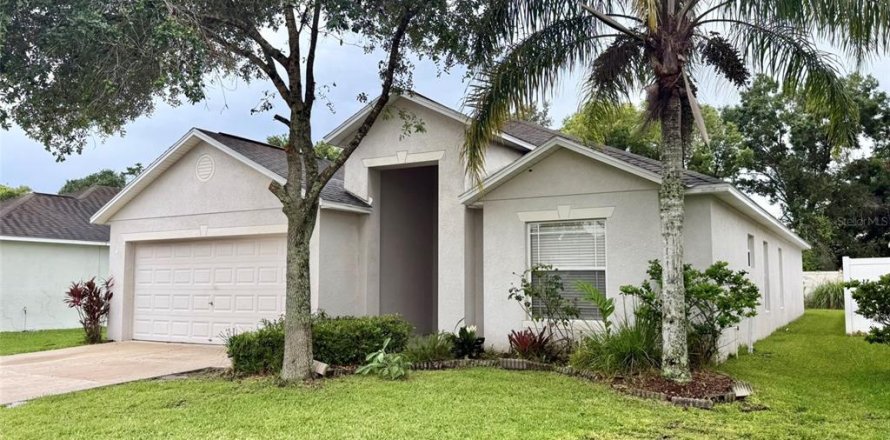 House in Lakeland, Florida 4 bedrooms, 180.79 sq.m. № 1828611