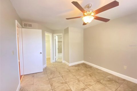 Condo in Kissimmee, Florida, 2 bedrooms  № 1567277 - photo 13