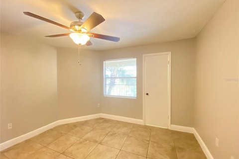 Condo in Kissimmee, Florida, 2 bedrooms  № 1567277 - photo 11