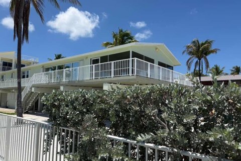 Casa en Key Largo, Florida 3 dormitorios, 182.83 m2 № 2077681