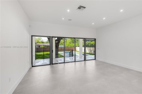 Villa ou maison à vendre à Biscayne Park, Floride: 4 chambres, 163.69 m2 № 2154815 - photo 8