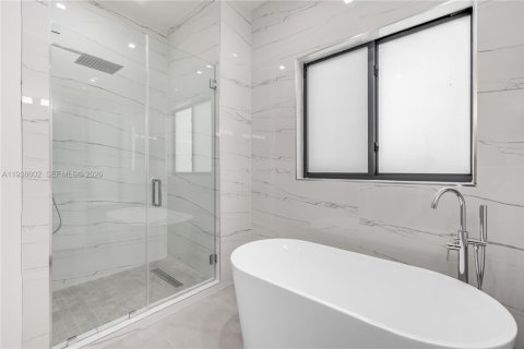 Villa ou maison à vendre à Biscayne Park, Floride: 4 chambres, 163.69 m2 № 2154815 - photo 24