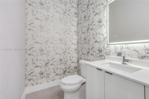 Villa ou maison à vendre à Biscayne Park, Floride: 4 chambres, 163.69 m2 № 2154815 - photo 29