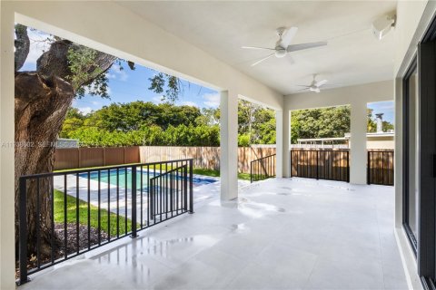 Villa ou maison à vendre à Biscayne Park, Floride: 4 chambres, 163.69 m2 № 2154815 - photo 11