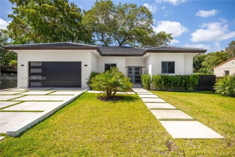 Villa ou maison à vendre à Biscayne Park, Floride: 4 chambres, 163.69 m2 № 2154815 - photo 2