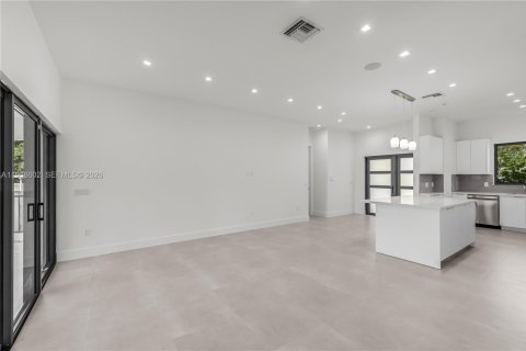 Villa ou maison à vendre à Biscayne Park, Floride: 4 chambres, 163.69 m2 № 2154815 - photo 15