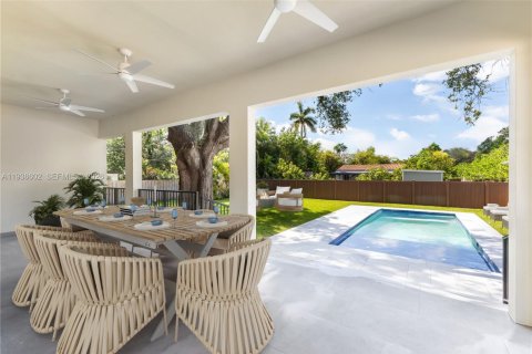 Villa ou maison à vendre à Biscayne Park, Floride: 4 chambres, 163.69 m2 № 2154815 - photo 9