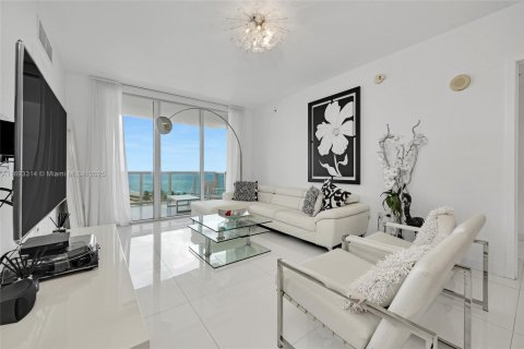 Condominio en venta en Sunny Isles Beach, Florida, 2 dormitorios, 139.26 m2 № 1937797 - foto 15
