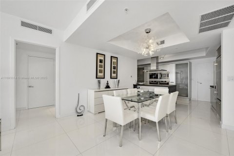 Condominio en venta en Sunny Isles Beach, Florida, 2 dormitorios, 139.26 m2 № 1937797 - foto 21