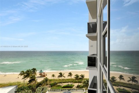 Condominio en venta en Sunny Isles Beach, Florida, 2 dormitorios, 139.26 m2 № 1937797 - foto 16