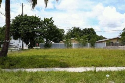 Land in Pompano Beach, Florida № 1891381 - photo 1