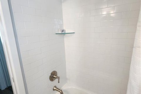 Condo in Sarasota, Florida, 1 bedroom  № 1682941 - photo 30