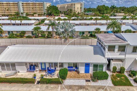 Condo in Sarasota, Florida, 1 bedroom  № 1682941 - photo 1