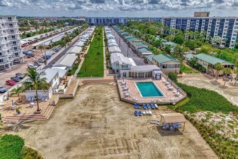 Condo in Sarasota, Florida, 1 bedroom  № 1682941 - photo 12