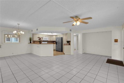 Appartement à louer à Cape Coral, Floride: 2 chambres, 104.79 m2 № 2148616 - photo 16