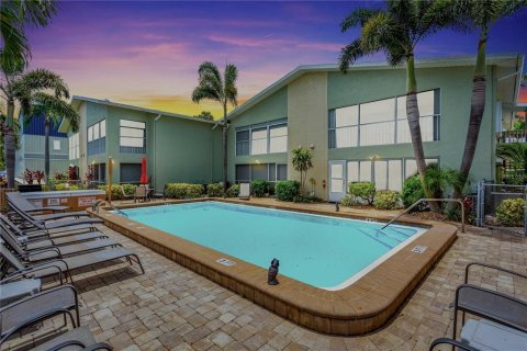 Appartement à louer à Cape Coral, Floride: 2 chambres, 104.79 m2 № 2148616 - photo 9