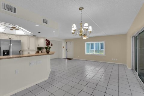Appartement à louer à Cape Coral, Floride: 2 chambres, 104.79 m2 № 2148616 - photo 20