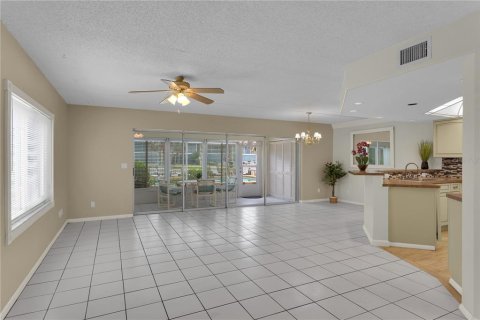 Appartement à louer à Cape Coral, Floride: 2 chambres, 104.79 m2 № 2148616 - photo 15