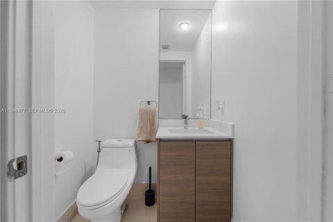 Condominio en venta en Miami, Florida, 1 dormitorio, 79.34 m2 № 2003055 - foto 7