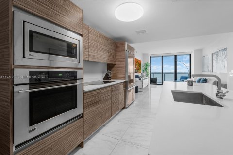 Condominio en venta en Miami, Florida, 1 dormitorio, 79.34 m2 № 2003055 - foto 15